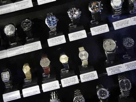 Rolex, Patek Watch Prices Fall Even Further Behind Equities